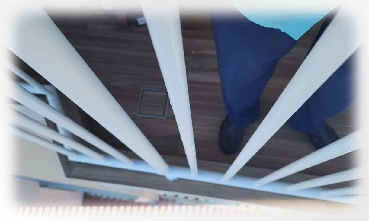 Reja recubierta expuesta al salitre, ocho semanas después sin corrosión.